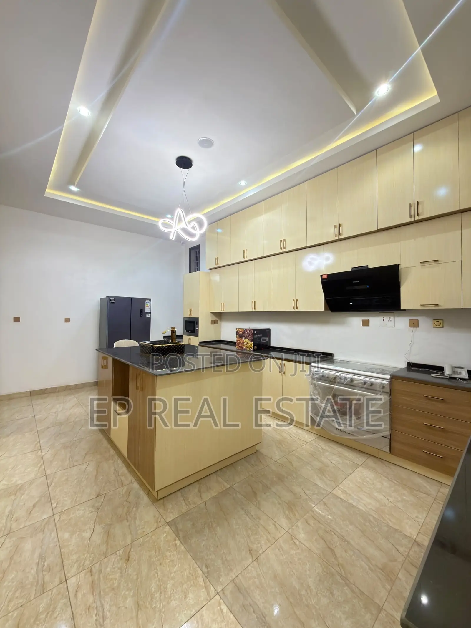 5bdrm Duplex in Apo District for sale in Apo District