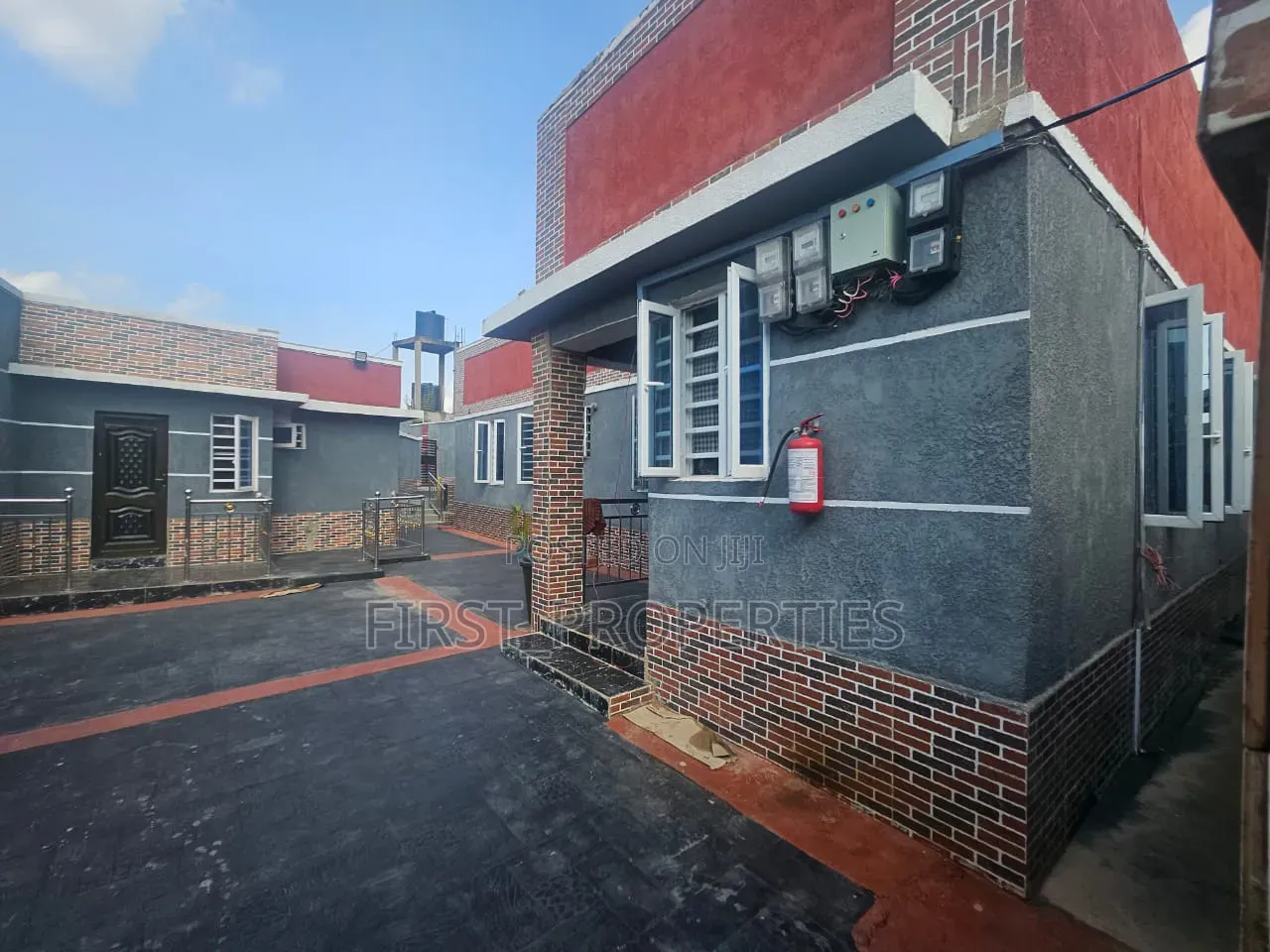 9bdrm Block of Flats in Ashipa Estate, Akala Express for sale in Akala Express