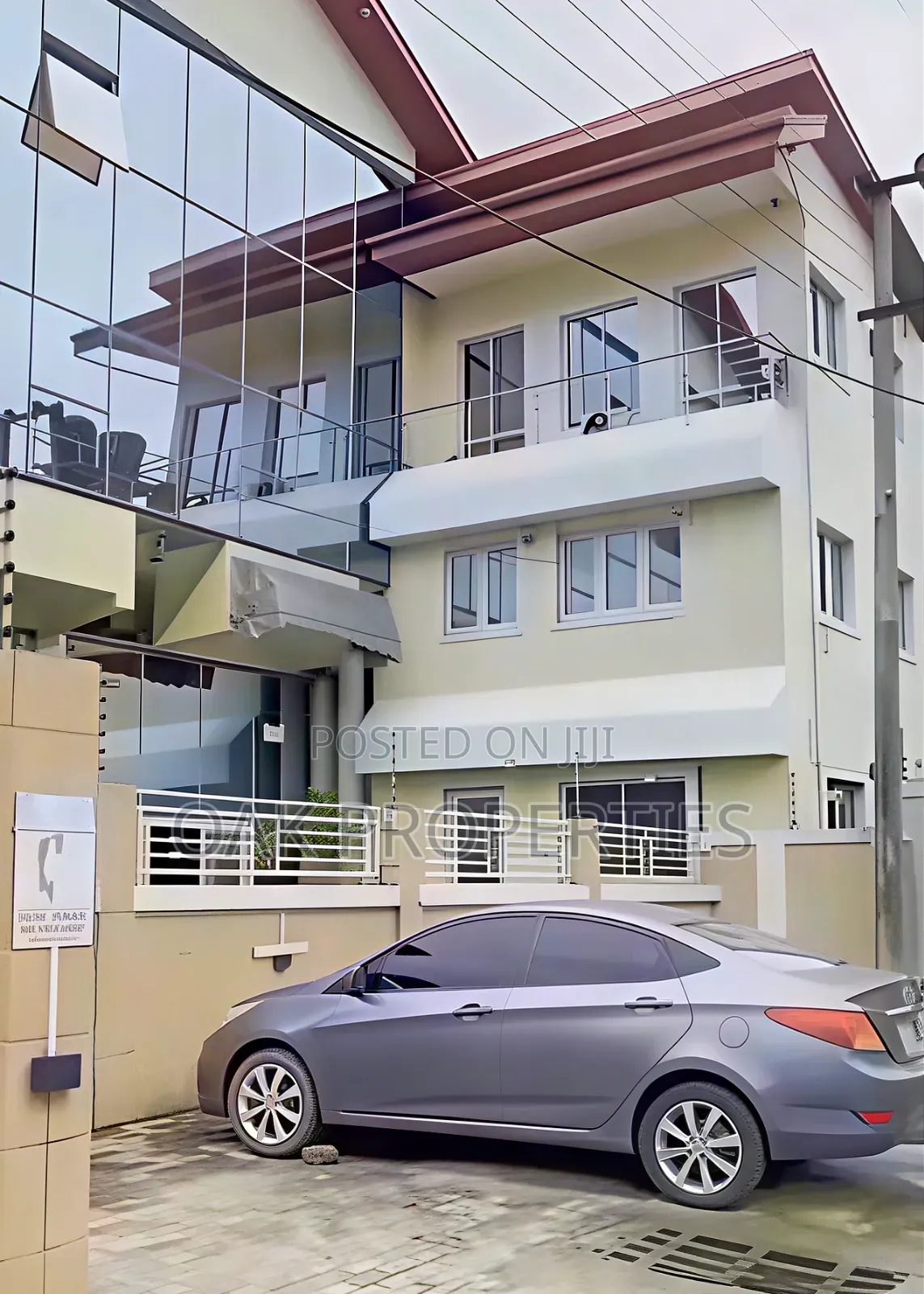 Office Complex With 21 Aircondition Offices on 2 Plots of Land at Gra in GRA Phase 3 / Port-Harcourt