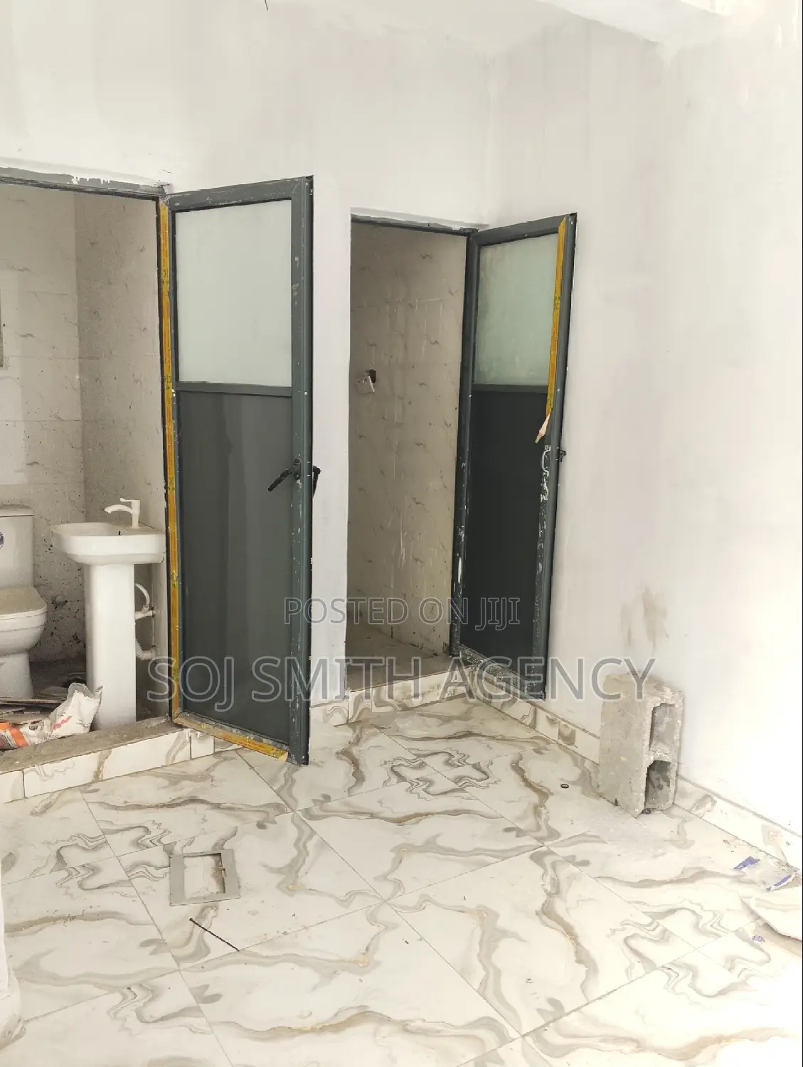 Furnished Studio Apartment in Lawanson for rent in Lawanson