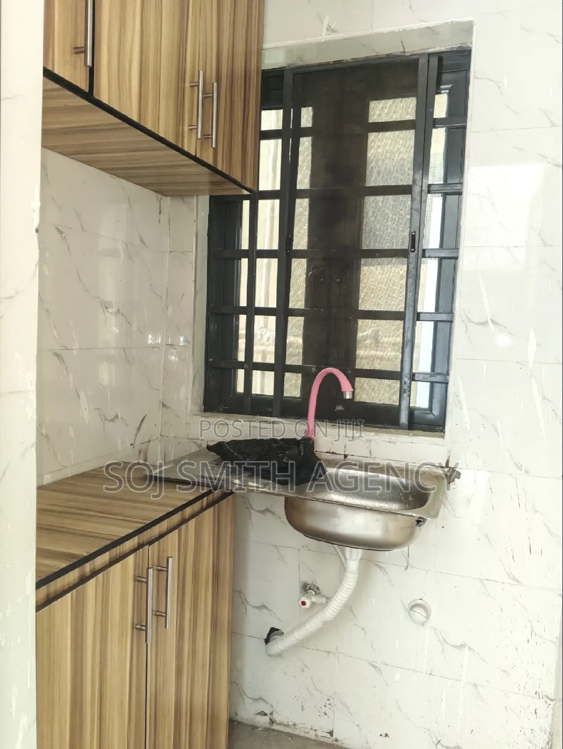 Furnished Studio Apartment in Lawanson for rent in Lawanson