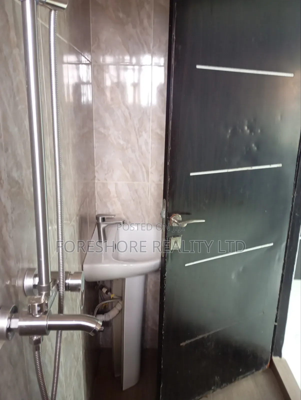 3bdrm Apartment in Off Toyin Street for rent in Toyin Street