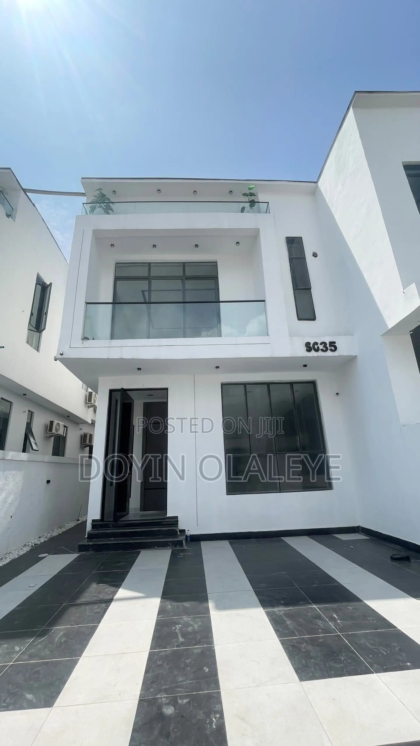 4bdrm Duplex in Chevron for sale in Chevron