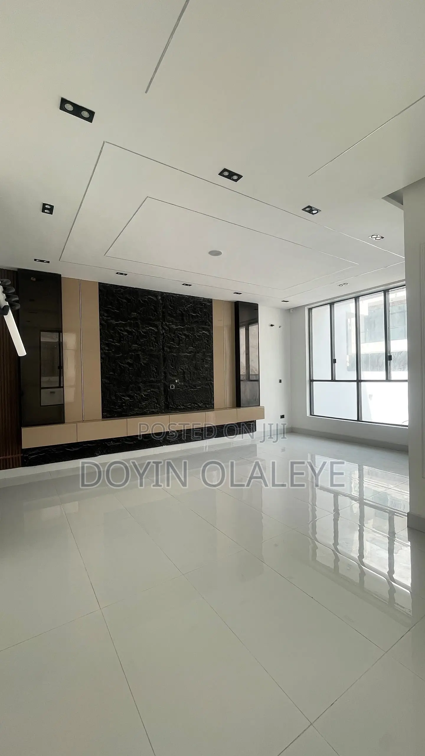 4bdrm Duplex in Chevron for sale in Chevron