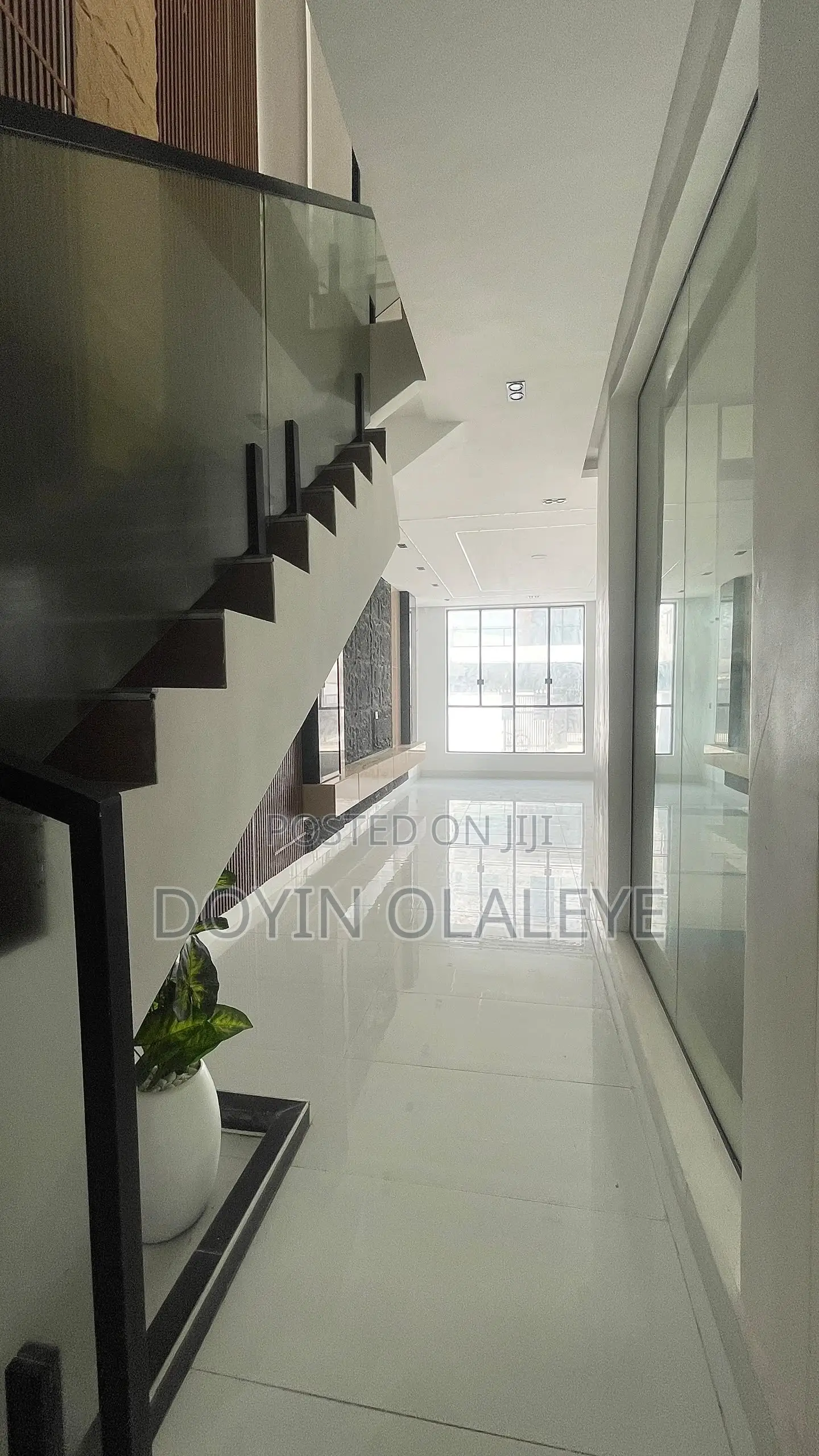 4bdrm Duplex in Chevron for sale in Chevron