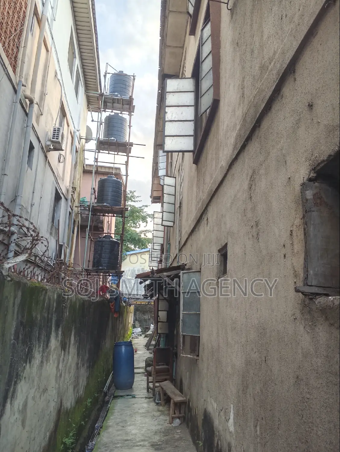 3bdrm Block of Flats in Ojuelegba for sale in Ojuelegba