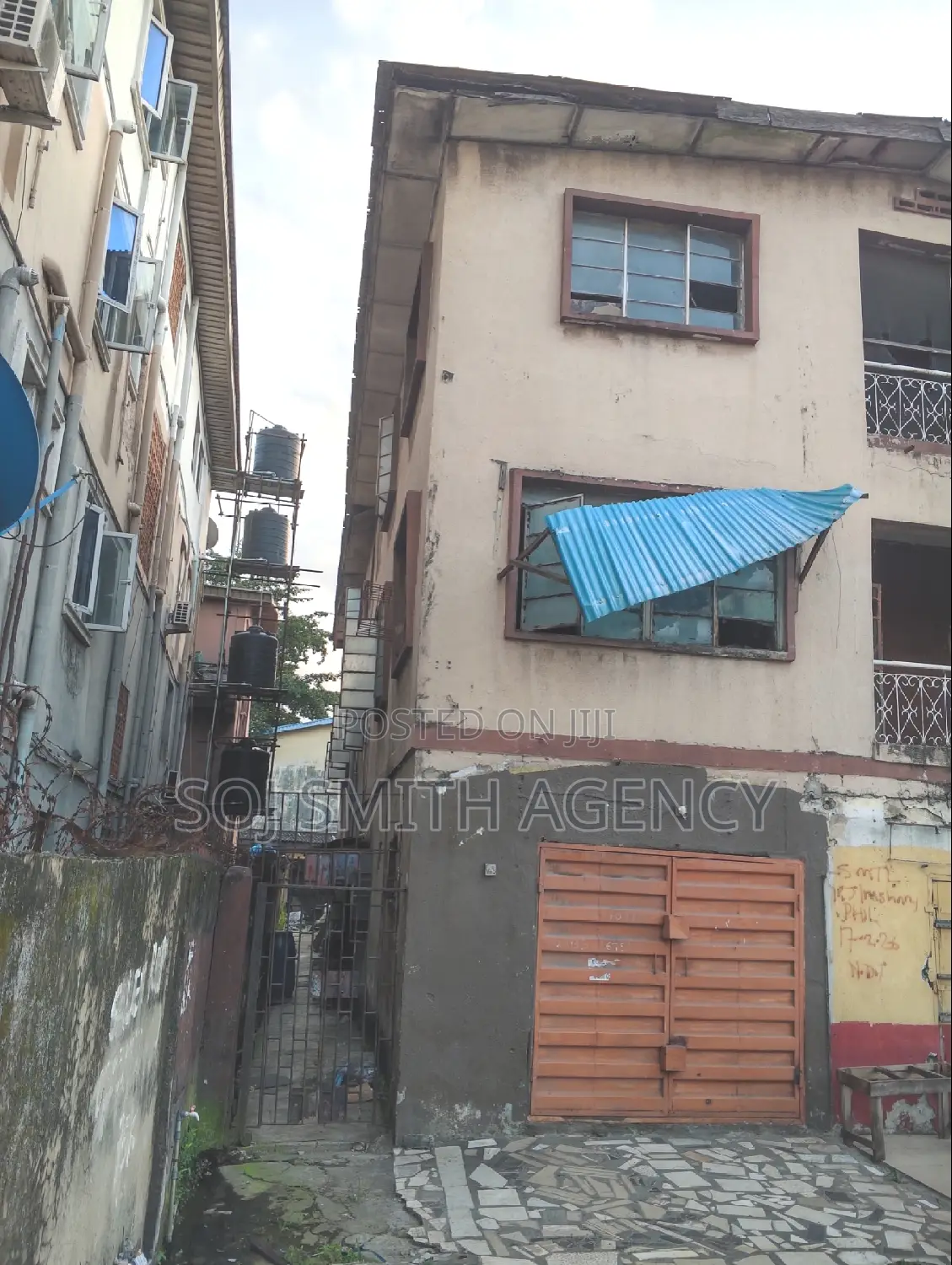3bdrm Block of Flats in Ojuelegba for sale in Ojuelegba