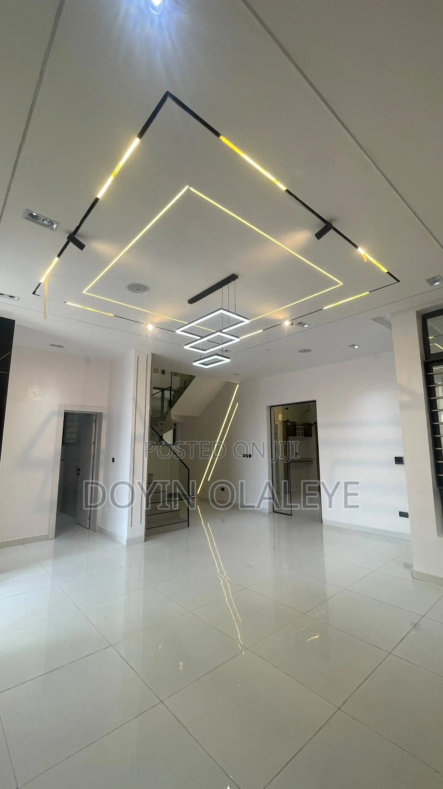 5bdrm Duplex in Chevron for sale in Chevron