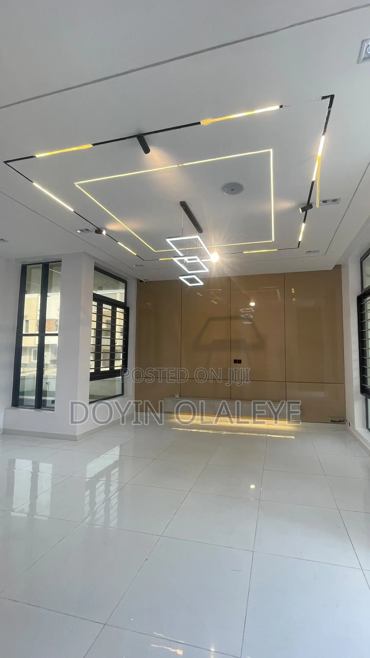 5bdrm Duplex in Chevron for sale in Chevron