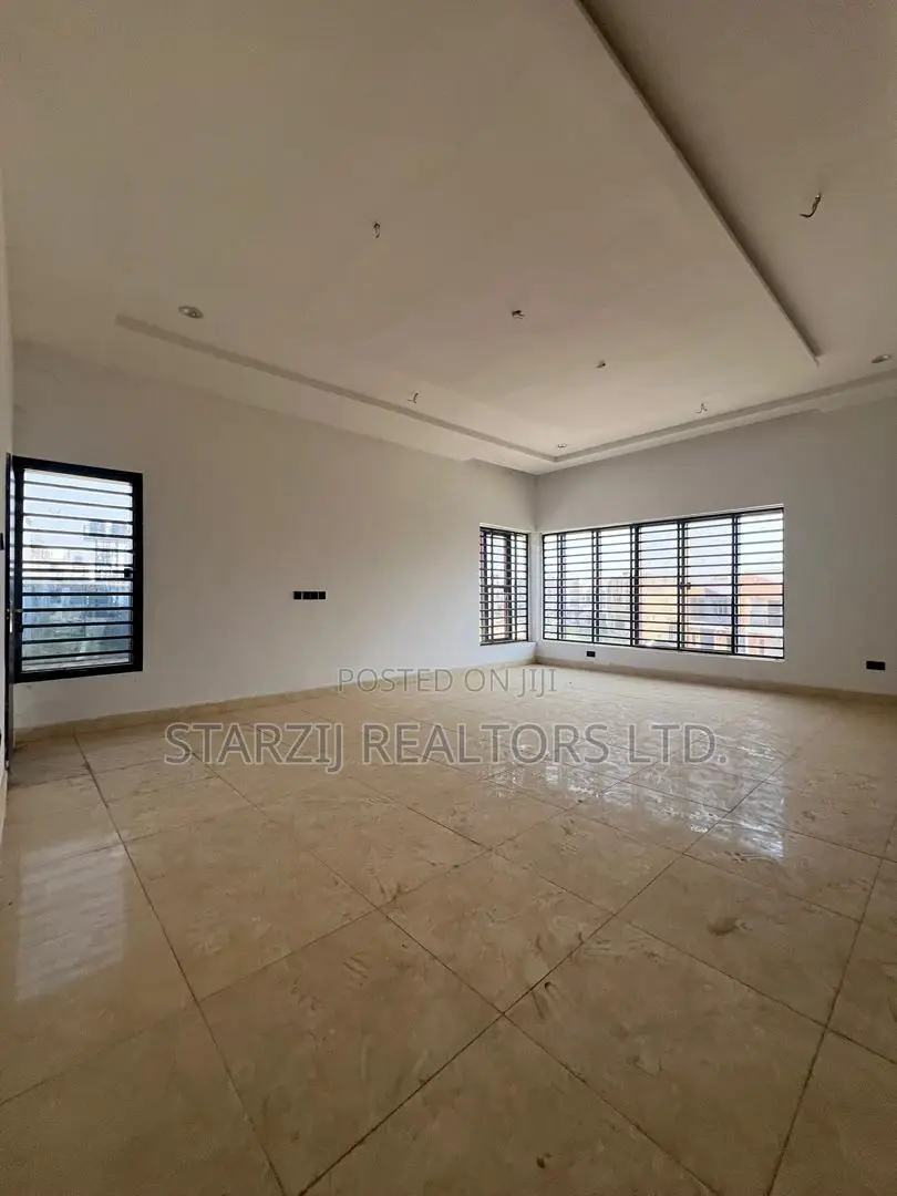 4bdrm Duplex in Karsana, Dape for sale in Dape