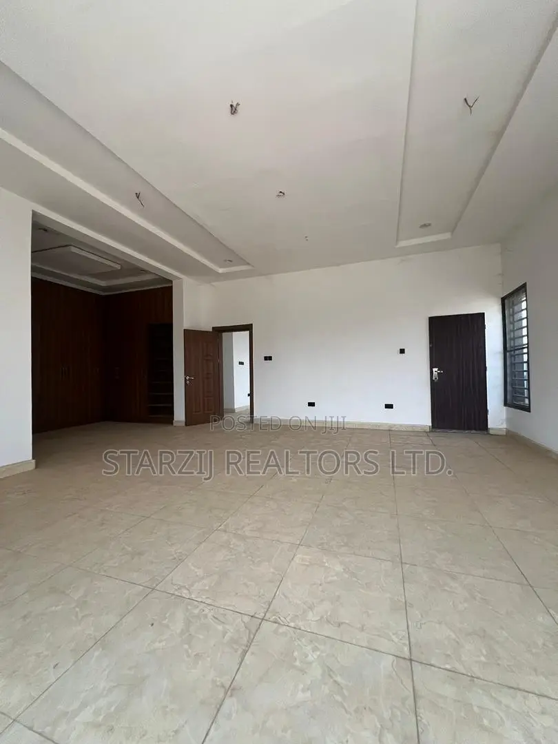4bdrm Duplex in Karsana, Dape for sale in Dape
