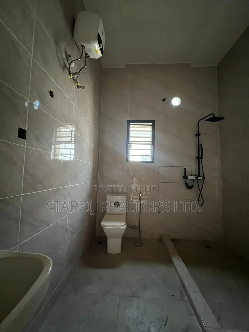 4bdrm Duplex in Karsana, Dape for sale in Dape