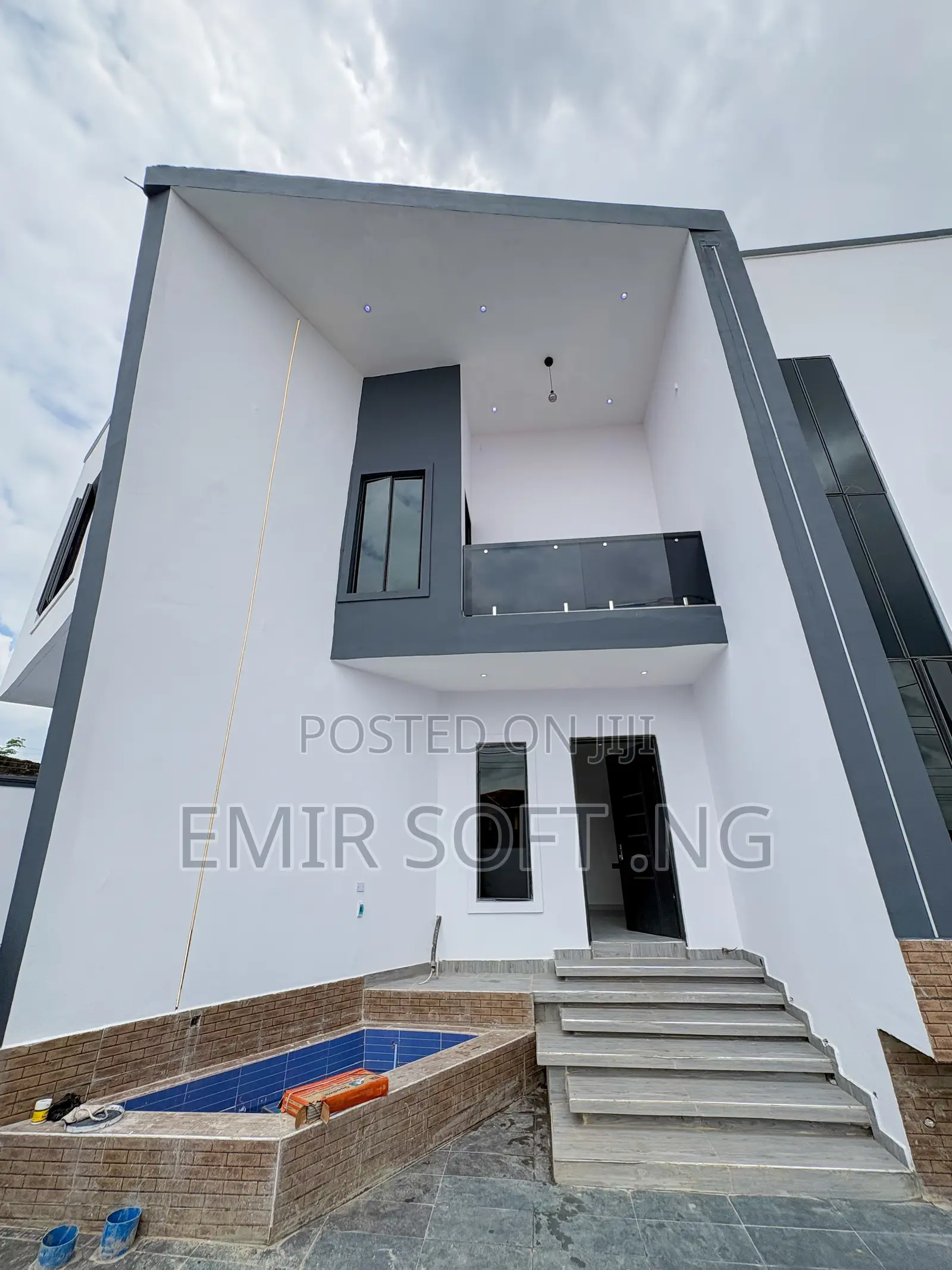 6bdrm Duplex in Oluyole Estate for sale in Oluyole Estate