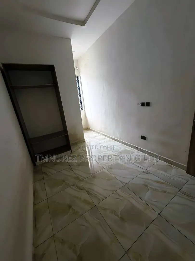 1bdrm Room & Parlour in Ikota for rent in Ikota