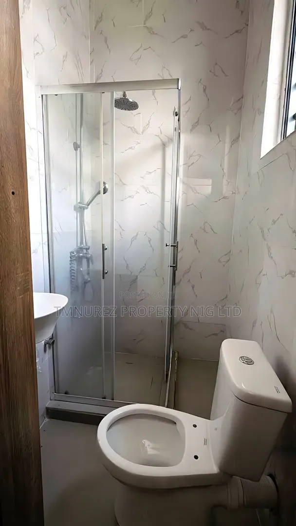 1bdrm Room & Parlour in Ikota for rent in Ikota