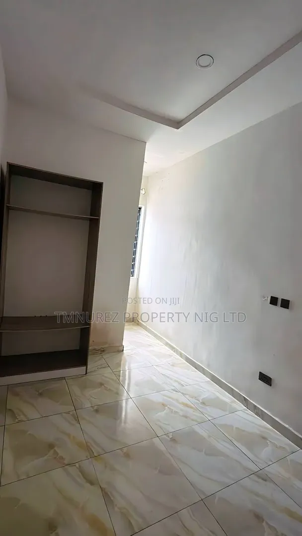 1bdrm Room & Parlour in Ikota for rent in Ikota