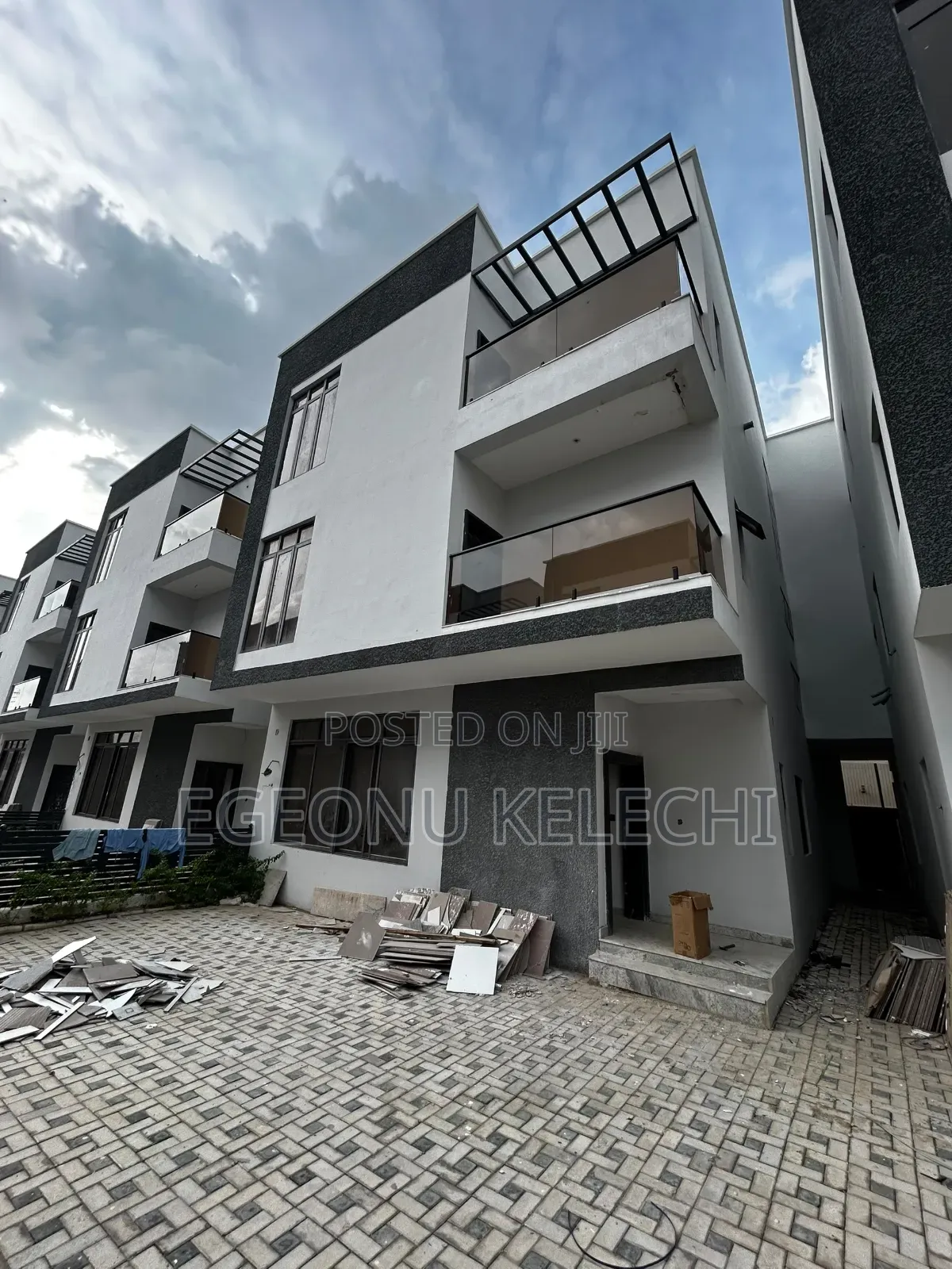 4bdrm Duplex in Mabushi for sale in Mabushi