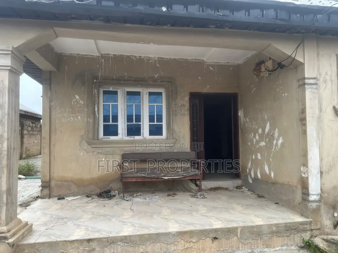 8bdrm Block of Flats in Omi Adio, Apata for sale in Apata