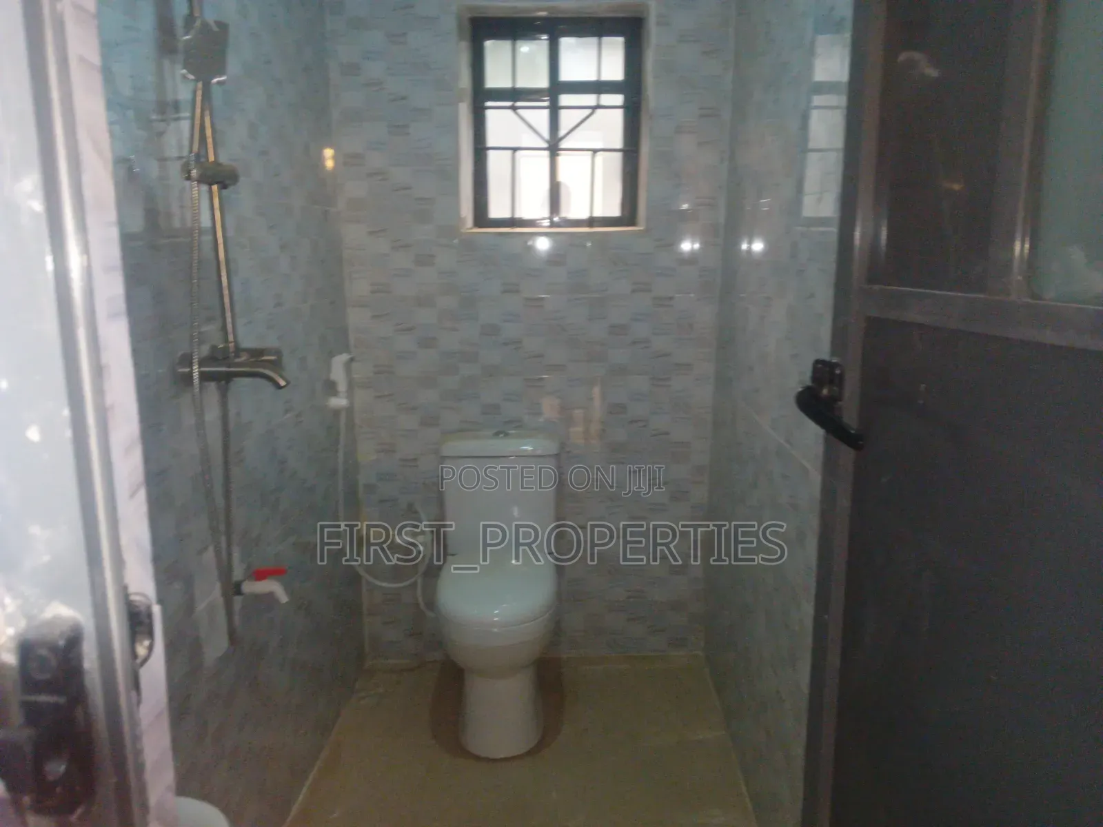 8bdrm Block of Flats in Omi Adio, Apata for sale in Apata