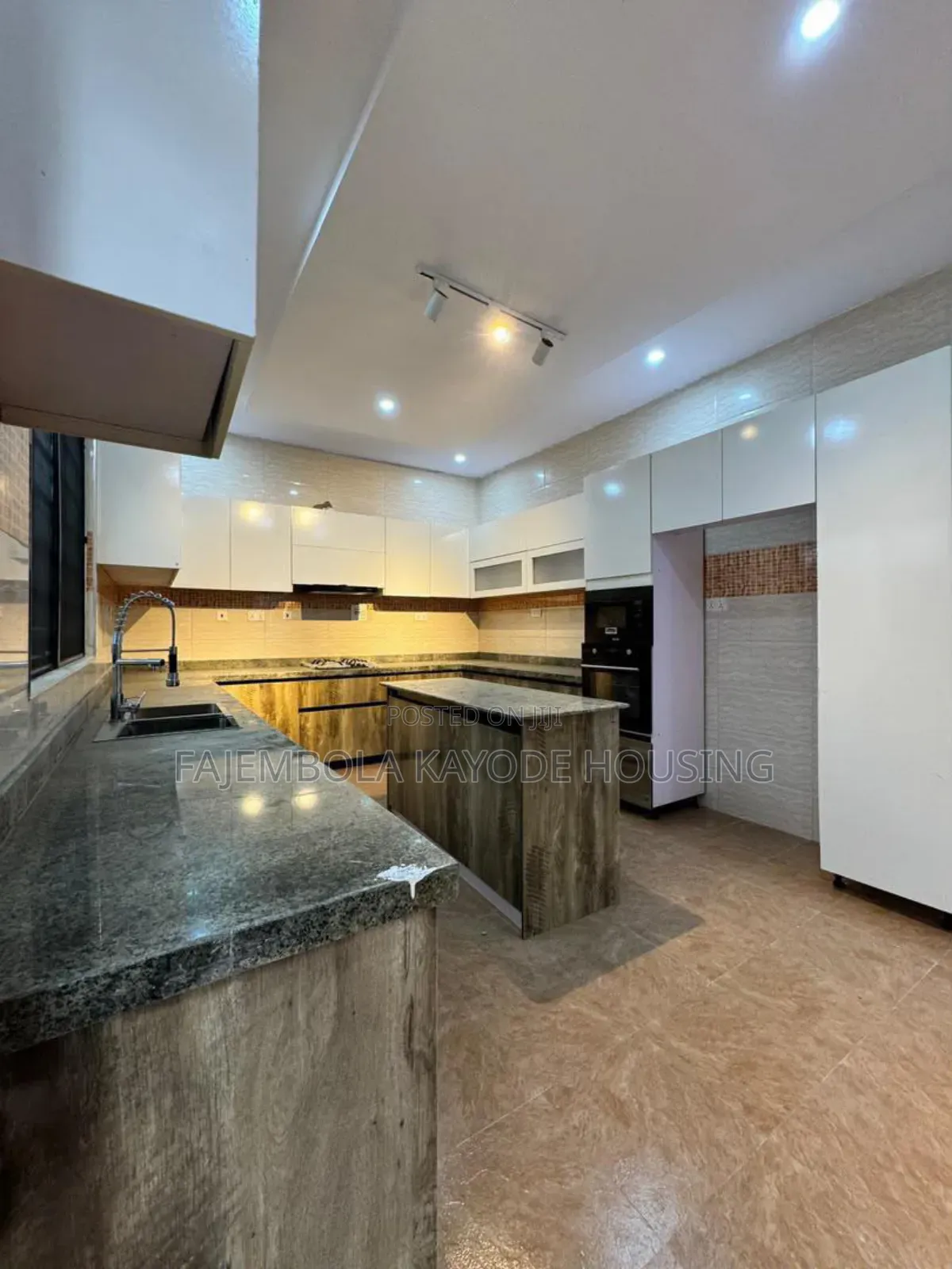 4bdrm Duplex in Ikolaba Gra, Agodi for sale in Agodi