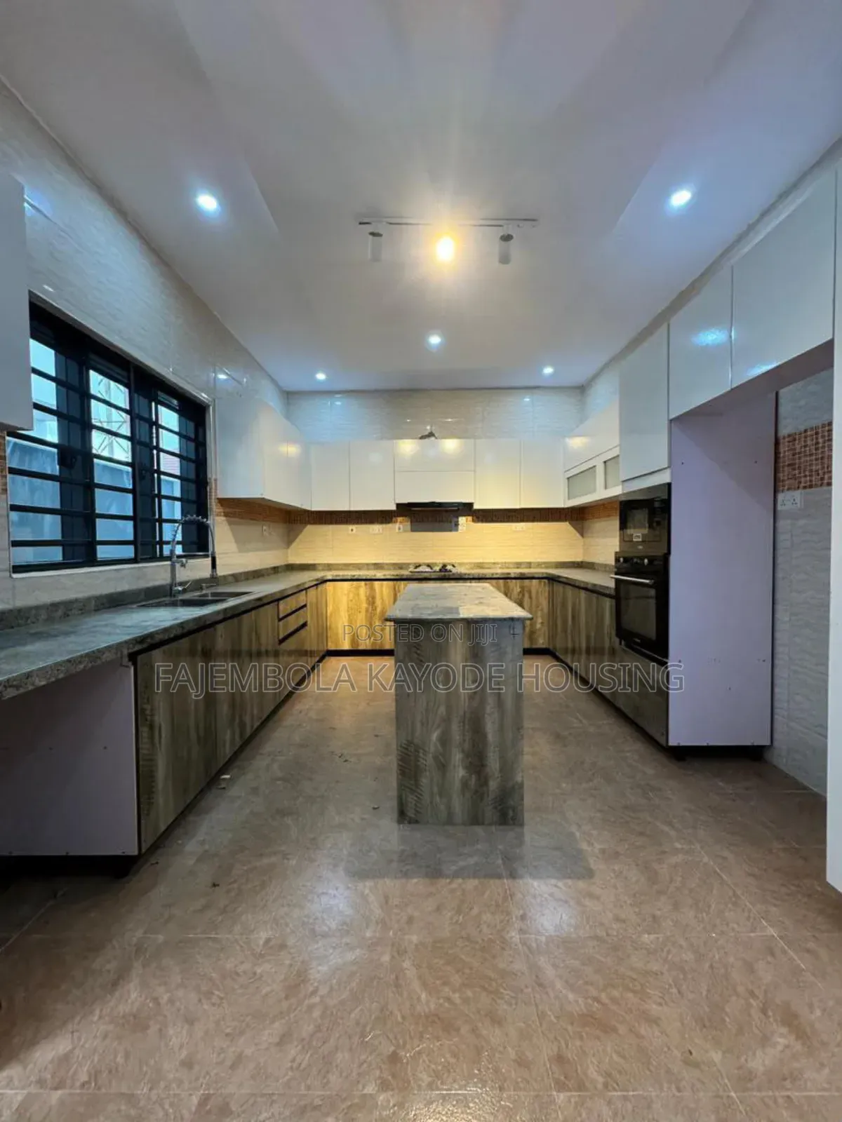 4bdrm Duplex in Ikolaba Gra, Agodi for sale in Agodi