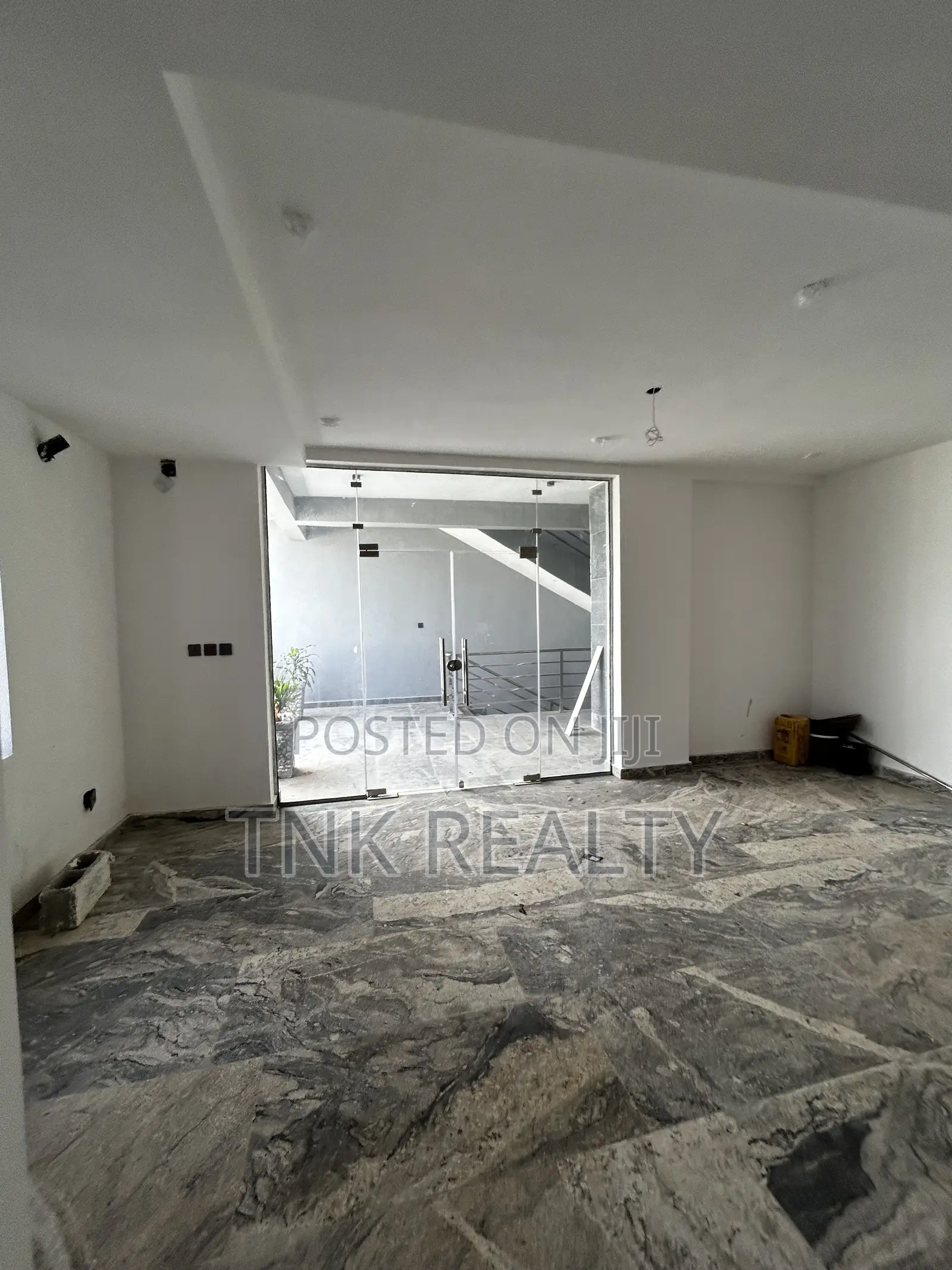 Shop/Office Space for Rent in Wuse 2