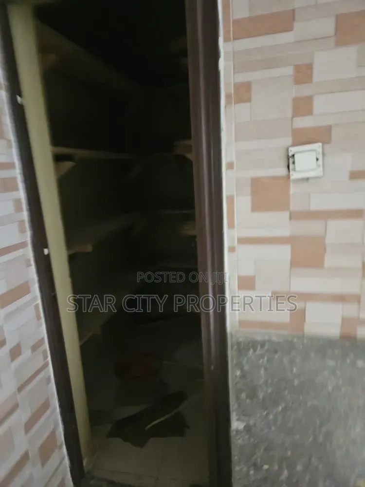 3bdrm Apartment in Omole Phase 2 for rent in Omole Phase 2