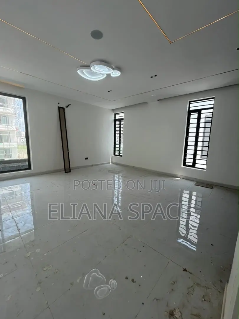 5bdrm Duplex in Admiralty Way, Lekki Phase 1 for sale in Lekki Phase 1