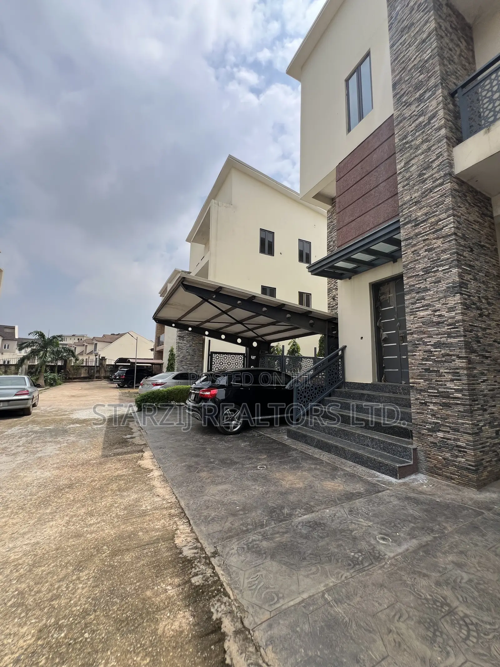 5bdrm Duplex in Mabushi for sale in Mabushi