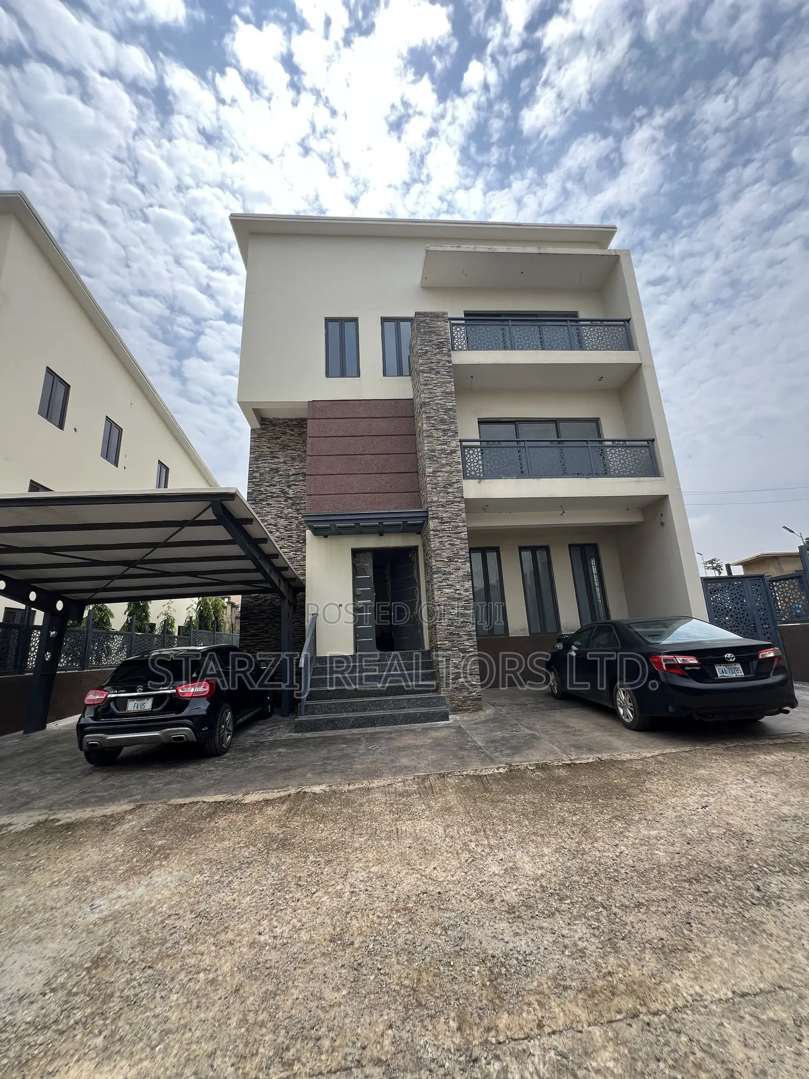 5bdrm Duplex in Mabushi for sale in Mabushi