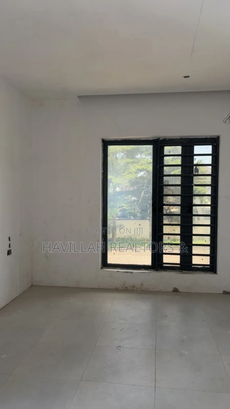 6bdrm Villa in Pinnock Estate, Osapa london for sale in Osapa london