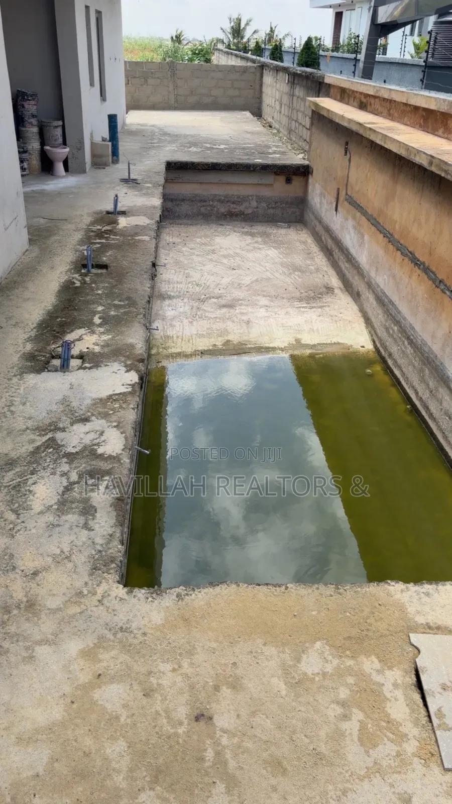 6bdrm Villa in Pinnock Estate, Osapa london for sale in Osapa london