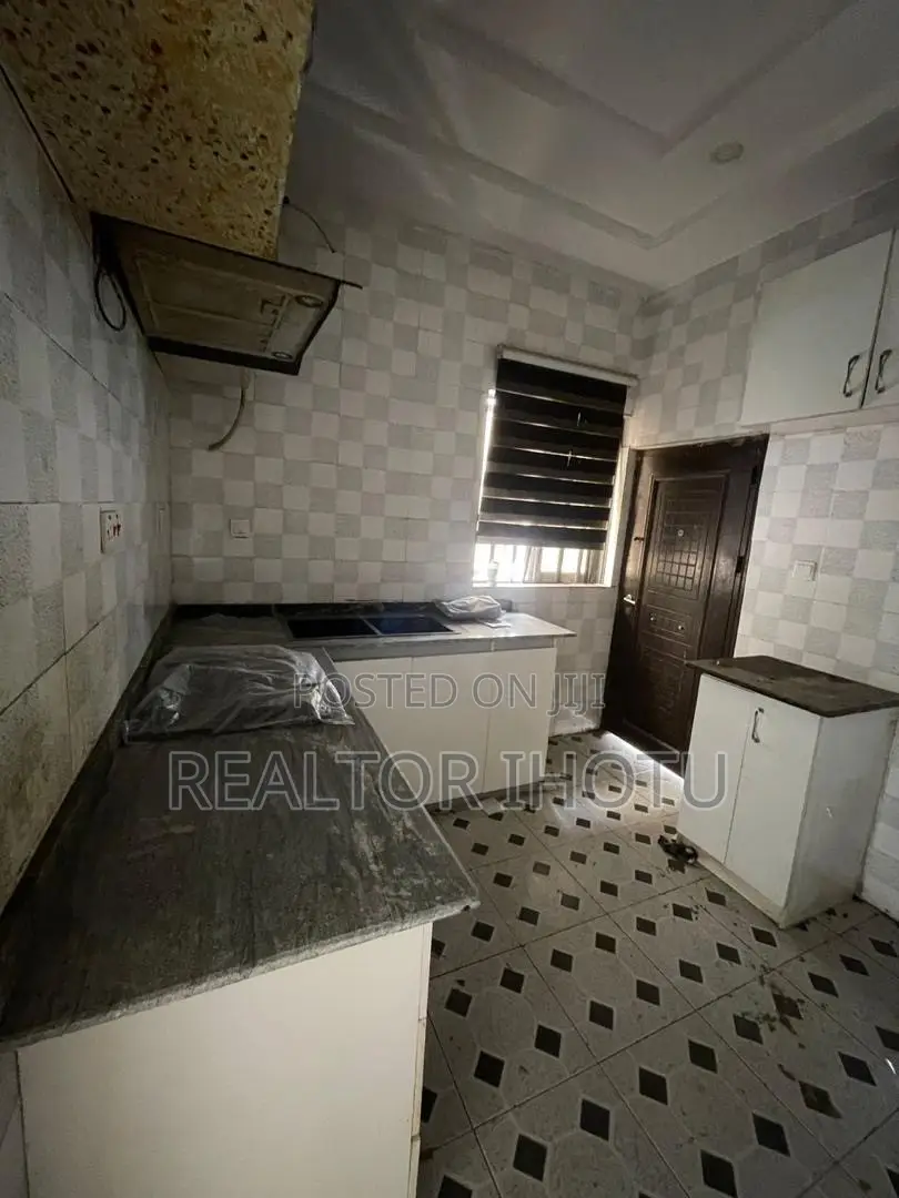4bdrm Duplex in Ikota for sale in Ikota