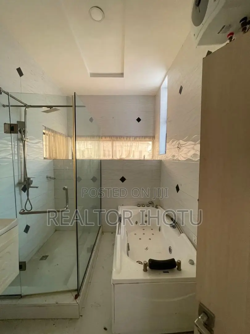 4bdrm Duplex in Ikota for sale in Ikota