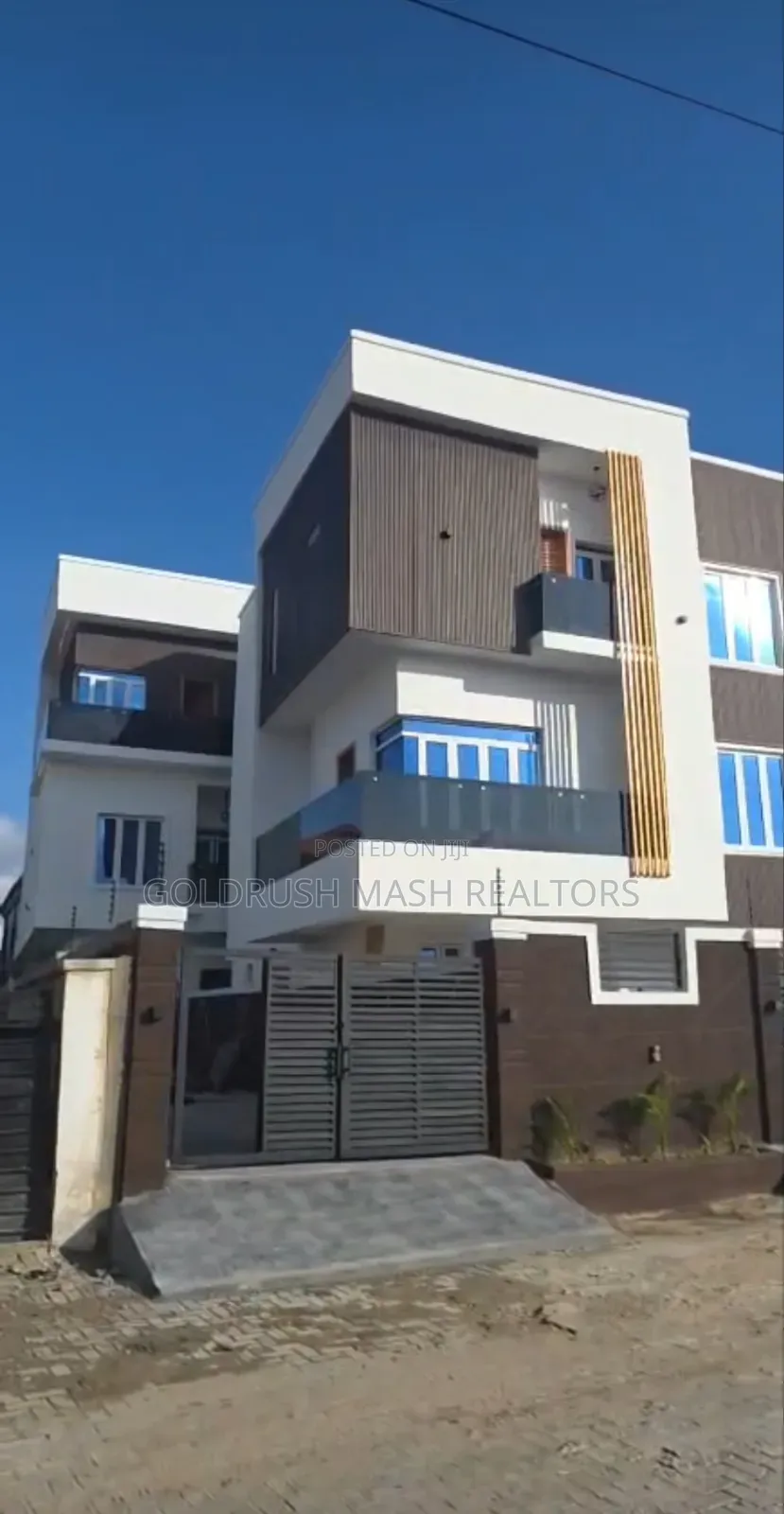 5bdrm Duplex in Millennium Estate, Millenuim/UPS for sale in Millenuim/UPS
