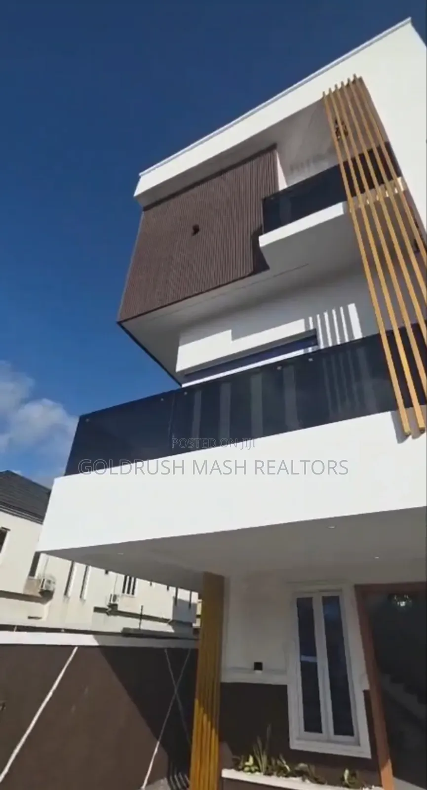 5bdrm Duplex in Millennium Estate, Millenuim/UPS for sale in Millenuim/UPS