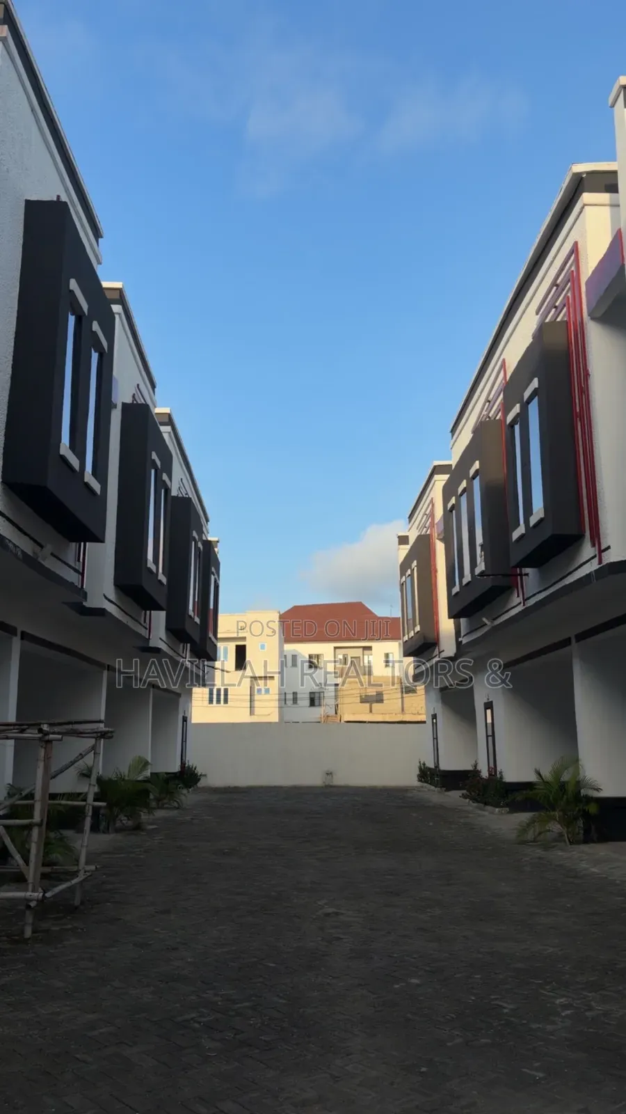 4bdrm Townhouse/Terrace in Lafiaji for sale in Lafiaji