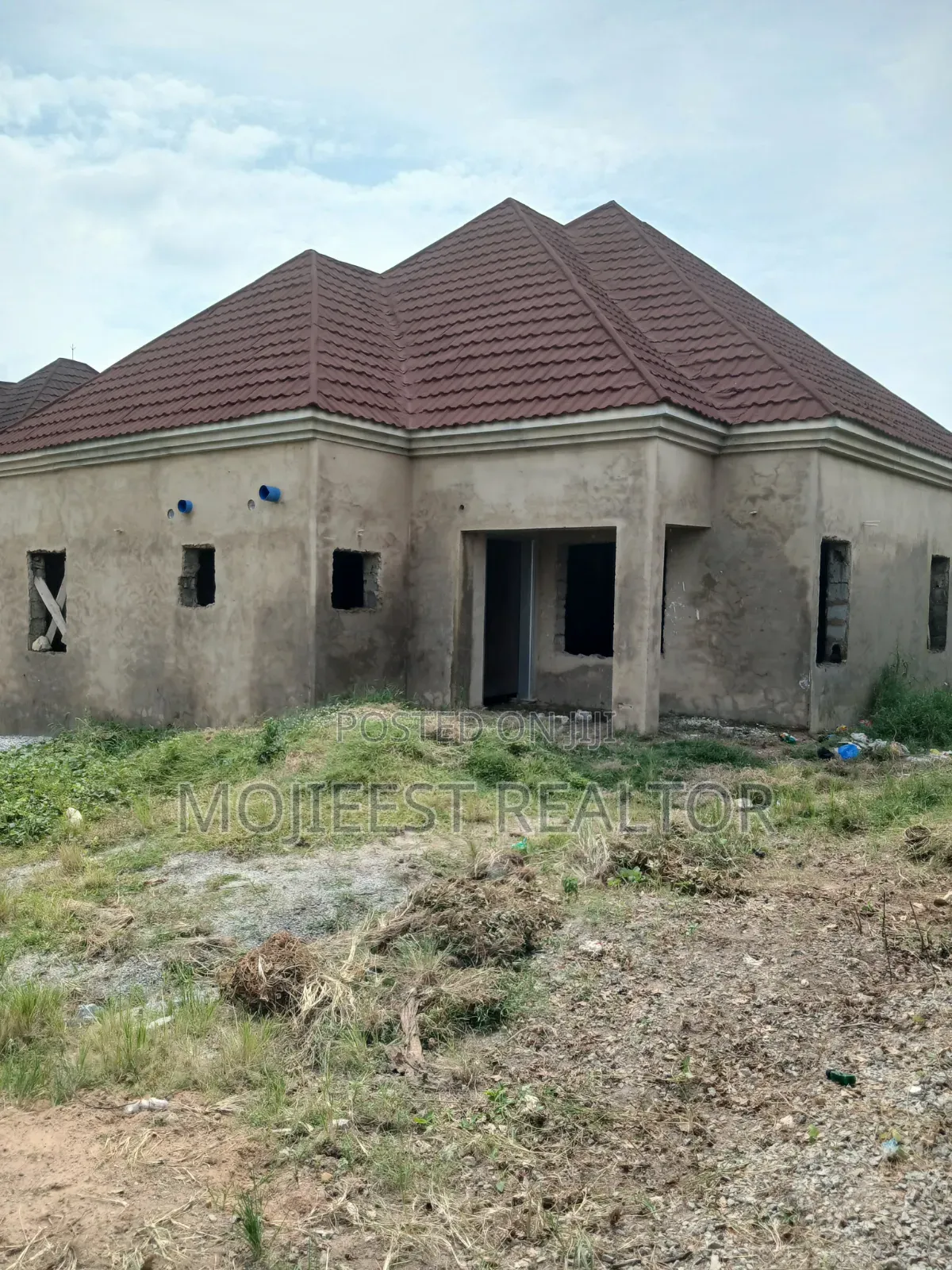 3bdrm Bungalow in Behind Living  Faith, Lugbe District for sale in Lugbe District