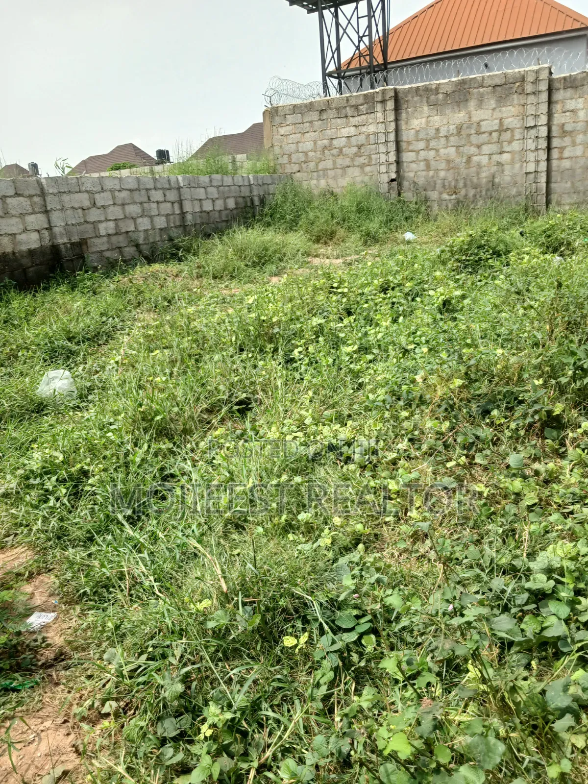 3bdrm Bungalow in Behind Living  Faith, Lugbe District for sale in Lugbe District