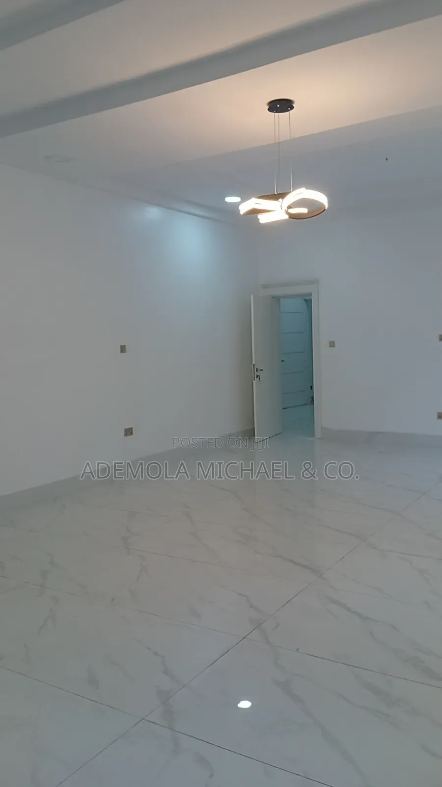 7bdrm House in Mini Estate Asokoro for sale in Asokoro