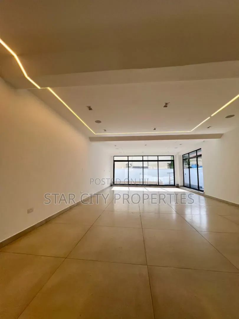 5bdrm Duplex in Lekki Phase 1 for sale in Lekki Phase 1