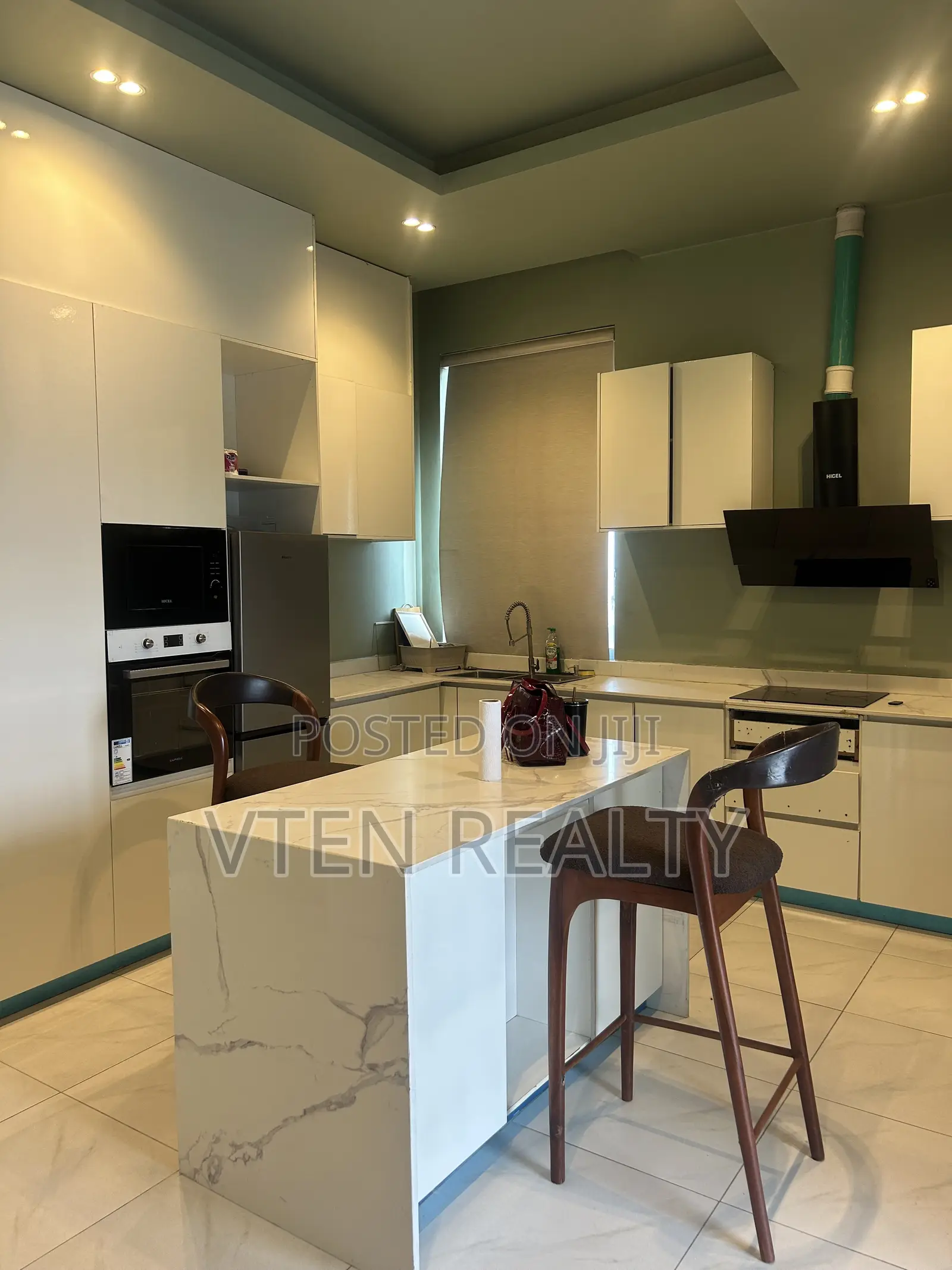 Furnished 3bdrm Penthouse in Goshen Estate, Lekki Phase 1 for sale in Lekki Phase 1
