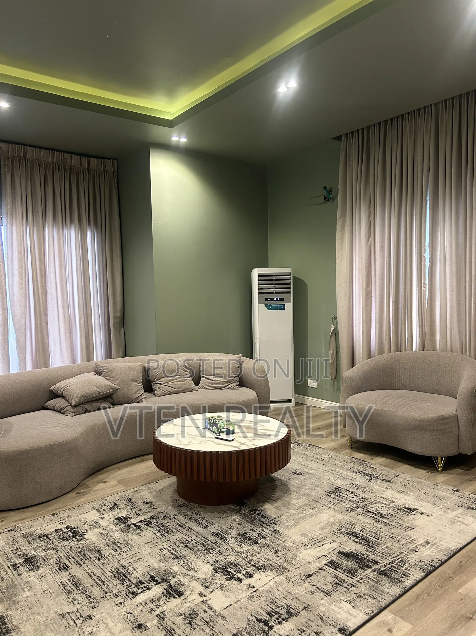 Furnished 3bdrm Penthouse in Goshen Estate, Lekki Phase 1 for sale in Lekki Phase 1