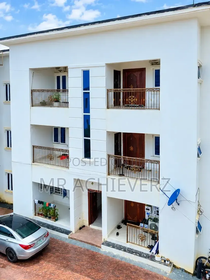 2bdrm Block of Flats in Sars Road, Obio-Akpor for sale in Obio-Akpor