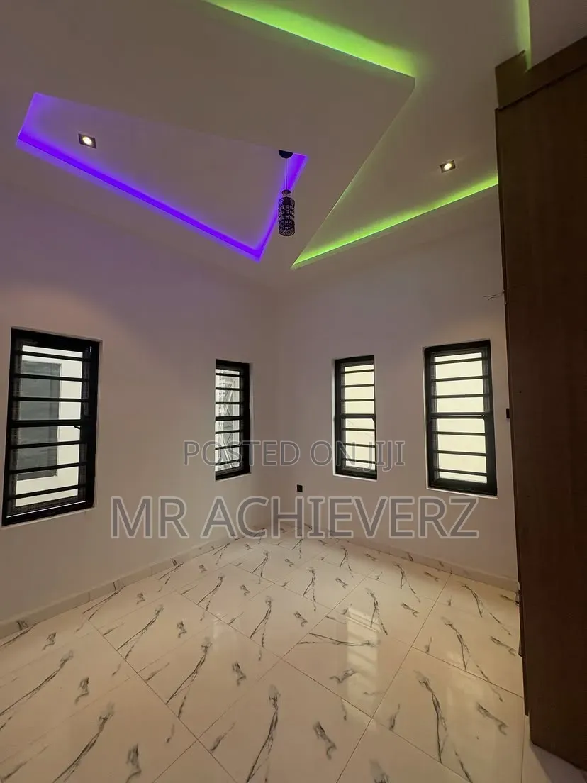 4bdrm Duplex in Sars Road, Obio-Akpor for sale in Obio-Akpor