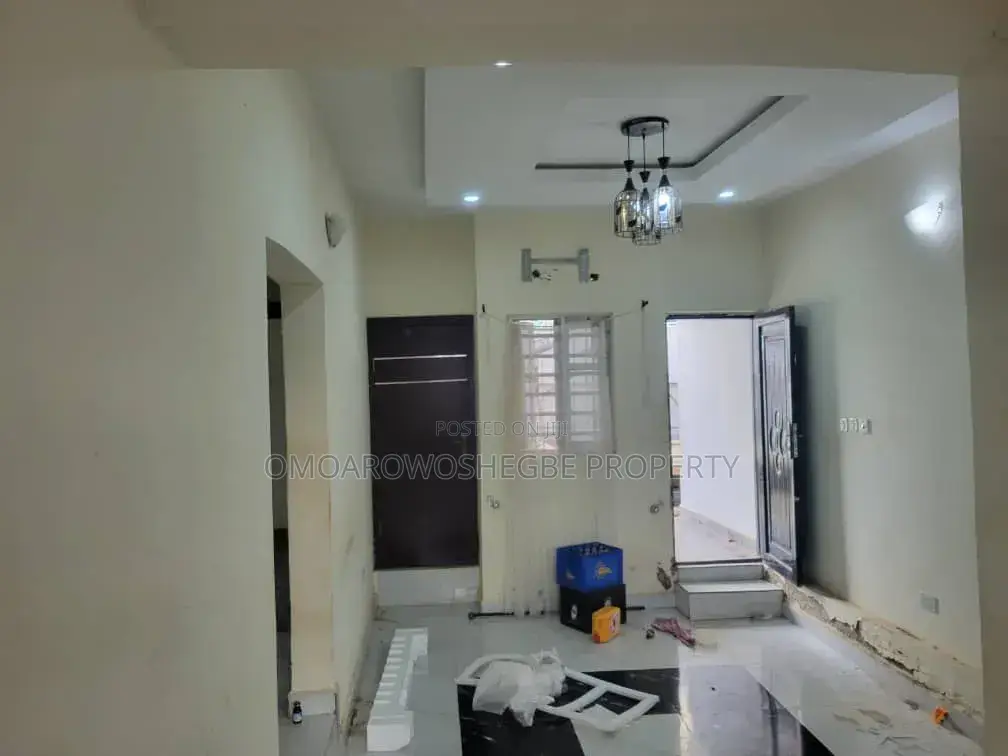 Furnished 2bdrm Block of Flats in Graceland Estate, Akure for rent in Akure