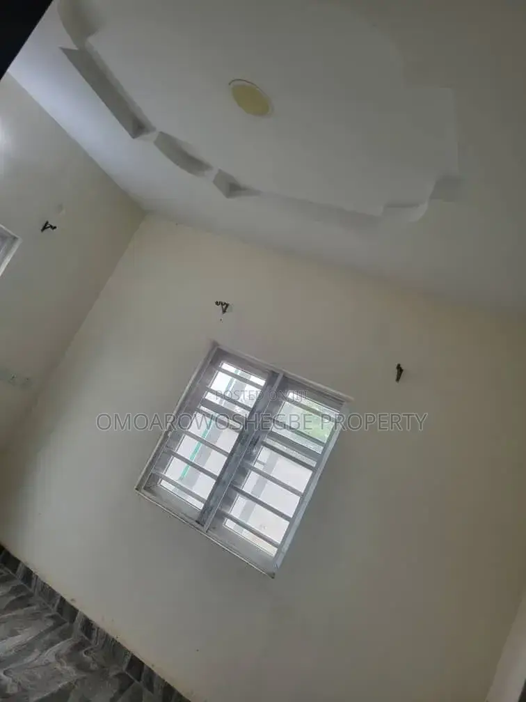Furnished 2bdrm Block of Flats in Graceland Estate, Akure for rent in Akure