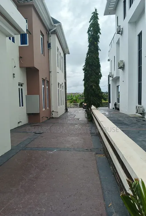 6bdrm Duplex in Lekki Phase 1 for sale in Lekki Phase 1
