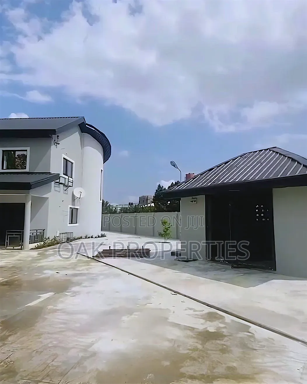 Executive 6 Room Detached Duplex With 3 Room Bq for Office Use at Gra in GRA Phase 1 / Port-Harcourt