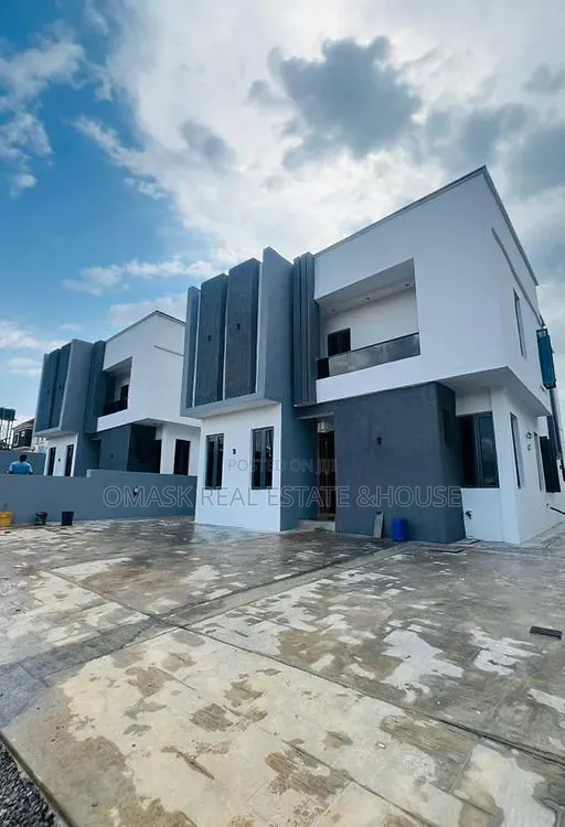 4bdrm Duplex in Lekki Phase 1 for sale in Lekki Phase 1